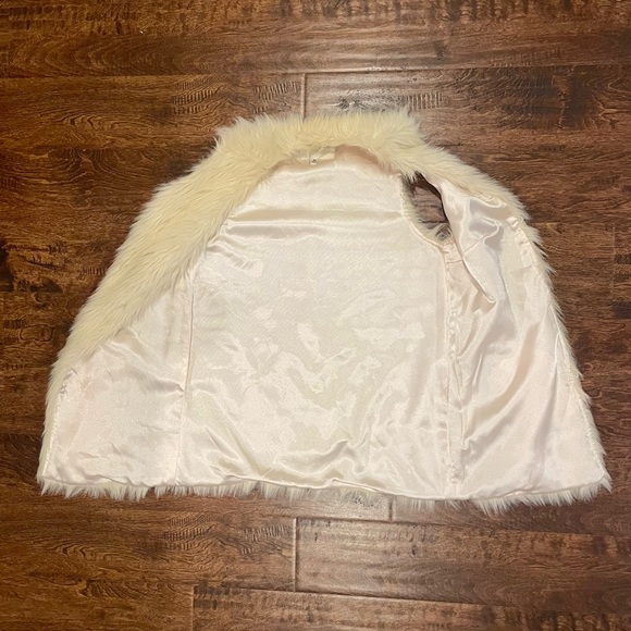 BB Dakota Scotlyn Faux Fur Vest Off White Cream With Pockets XS - Picture 6 of 7